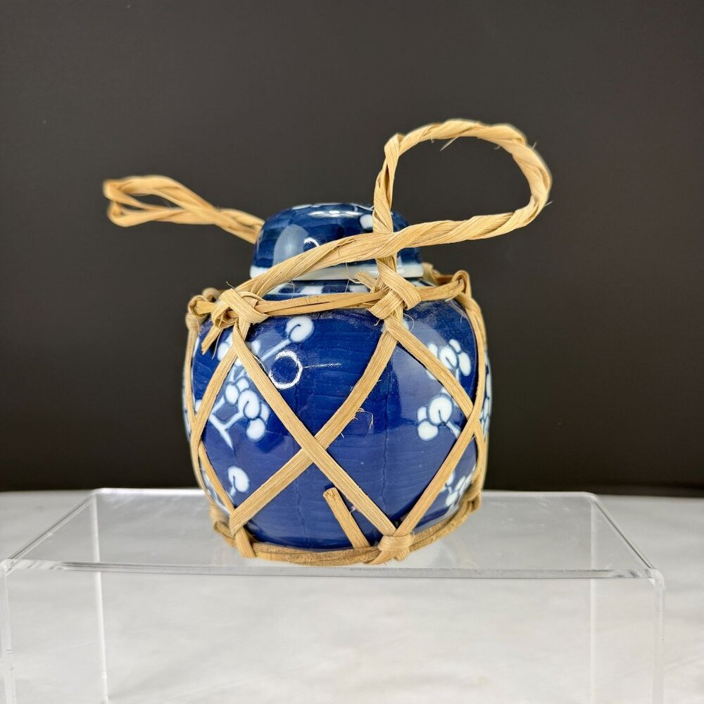 Vintage Blue & White Prunus Flower Ginger Jar With Bamboo Strapping Cork & Lid - Picture 2 of 13